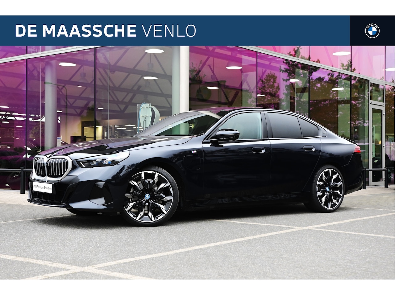 BMW 5-serie - 530e High Excecutive M Sport Automaat / Panoramadak / Stoelventilatie / Adaptieve LED / Ha - AutoWereld.nl