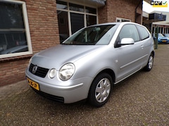 Volkswagen Polo - 1.4-16V Highline