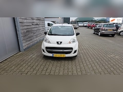 Peugeot 107 - 1.0-12V XR