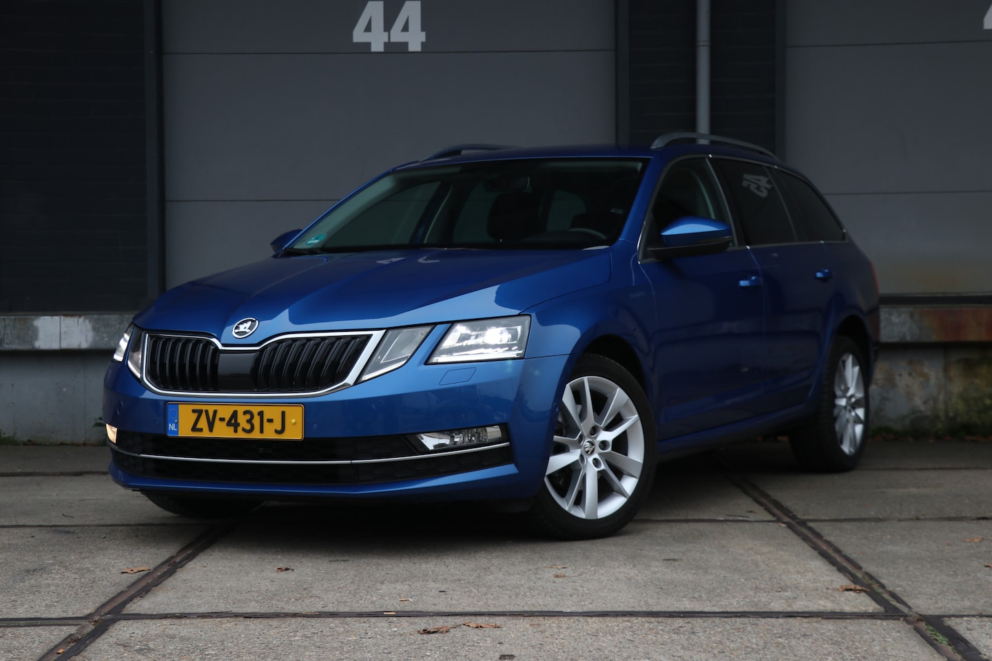 Skoda Octavia Combi - 1.5 TSI Greentech Style Business Automaat | trekhaak | - AutoWereld.nl