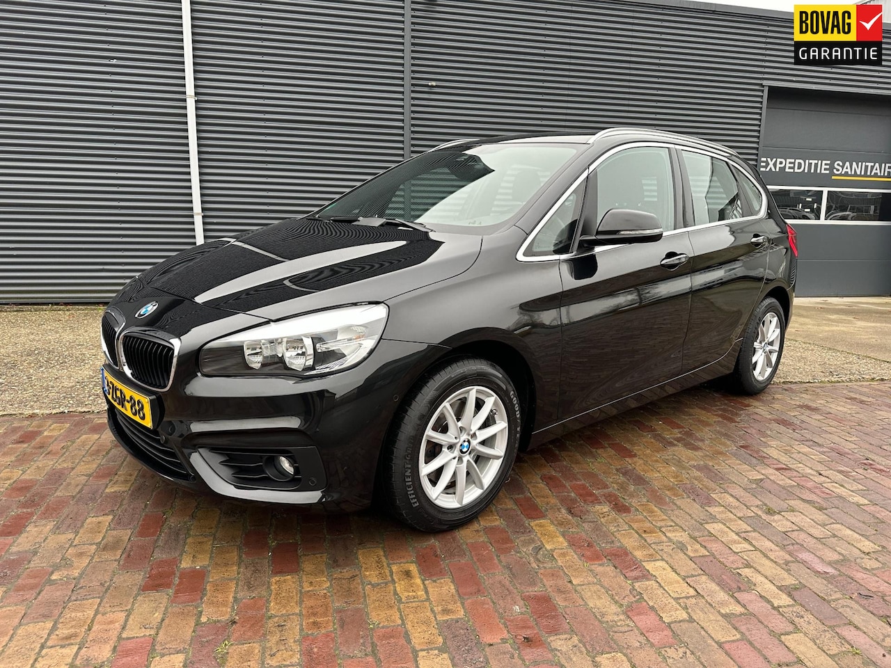 BMW 2-serie Active Tourer - 220i Executive Automaat - AutoWereld.nl