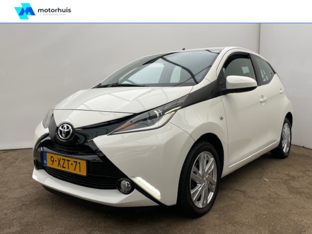 Toyota Aygo - 1.0 VVT-i 69pk 5D x-play - AutoWereld.nl