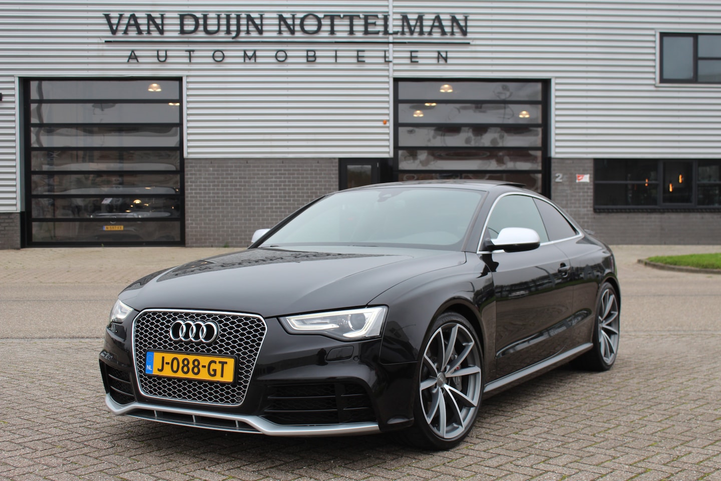 Audi RS5 - Coupé 4.2 FSI Quattro 451PK / Panoramadak / Keramisch / B&O - AutoWereld.nl