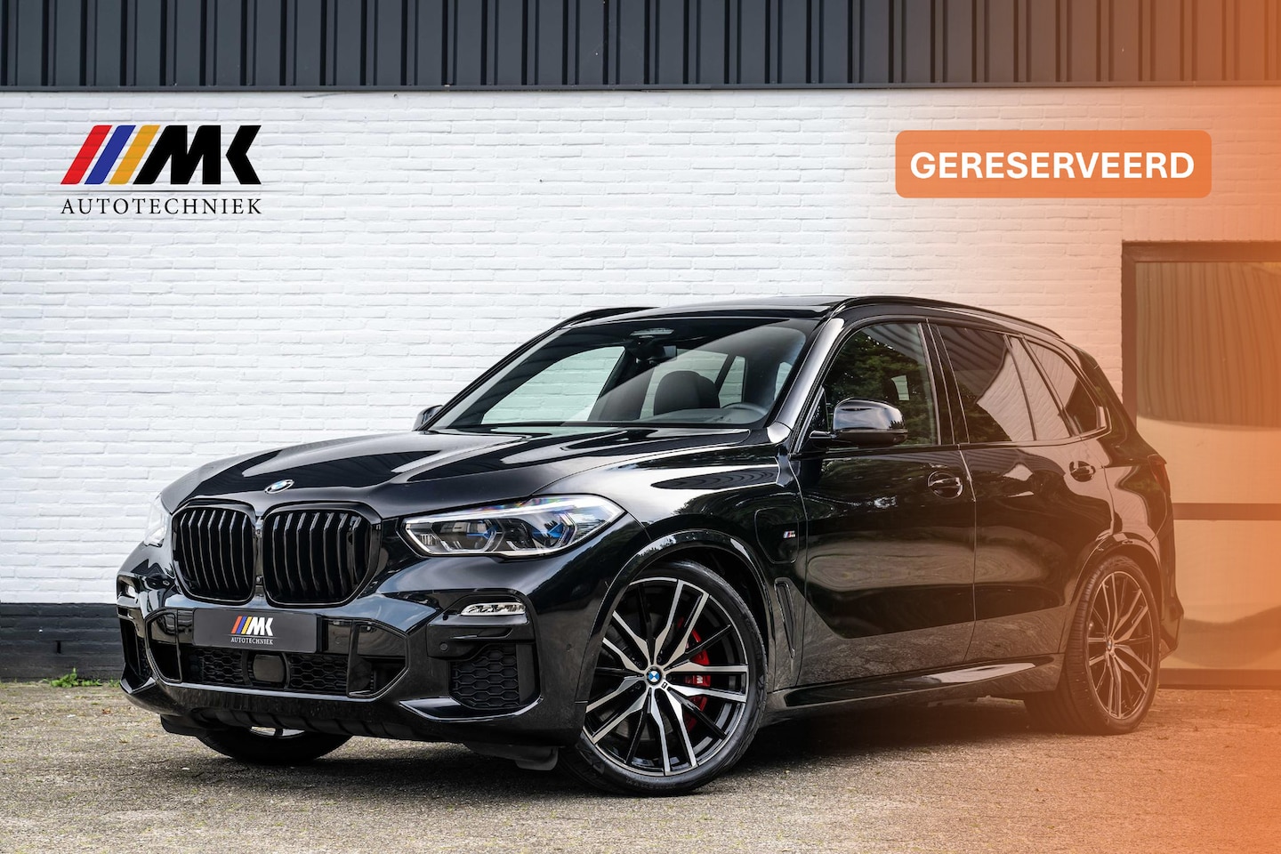 BMW X5 - xDrive45e M-Sport 394PK 4-Wielbesturing Nightvision B&W Massage Panorama Merino Leder - AutoWereld.nl