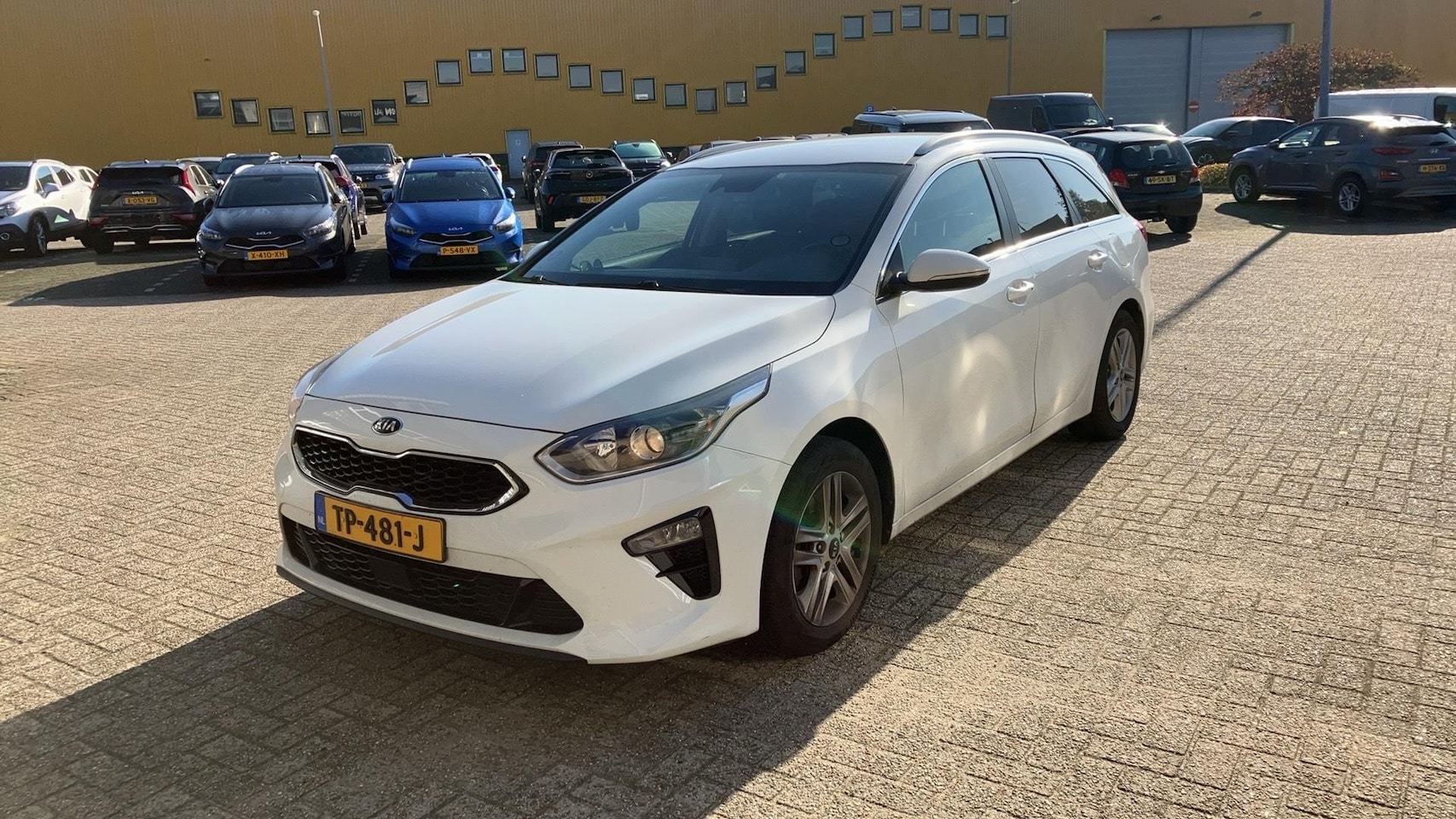 Kia Cee'd Sportswagon - Ceed 1.0 T-GDi DynamicPlusLine | CLIMATE CONTROL | NAVIGATIE | HALFLEDER | WINTERPAKKET | - AutoWereld.nl