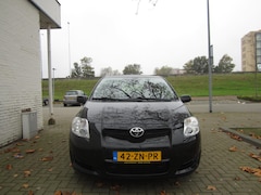 Toyota Auris - 1.6-16V Terra