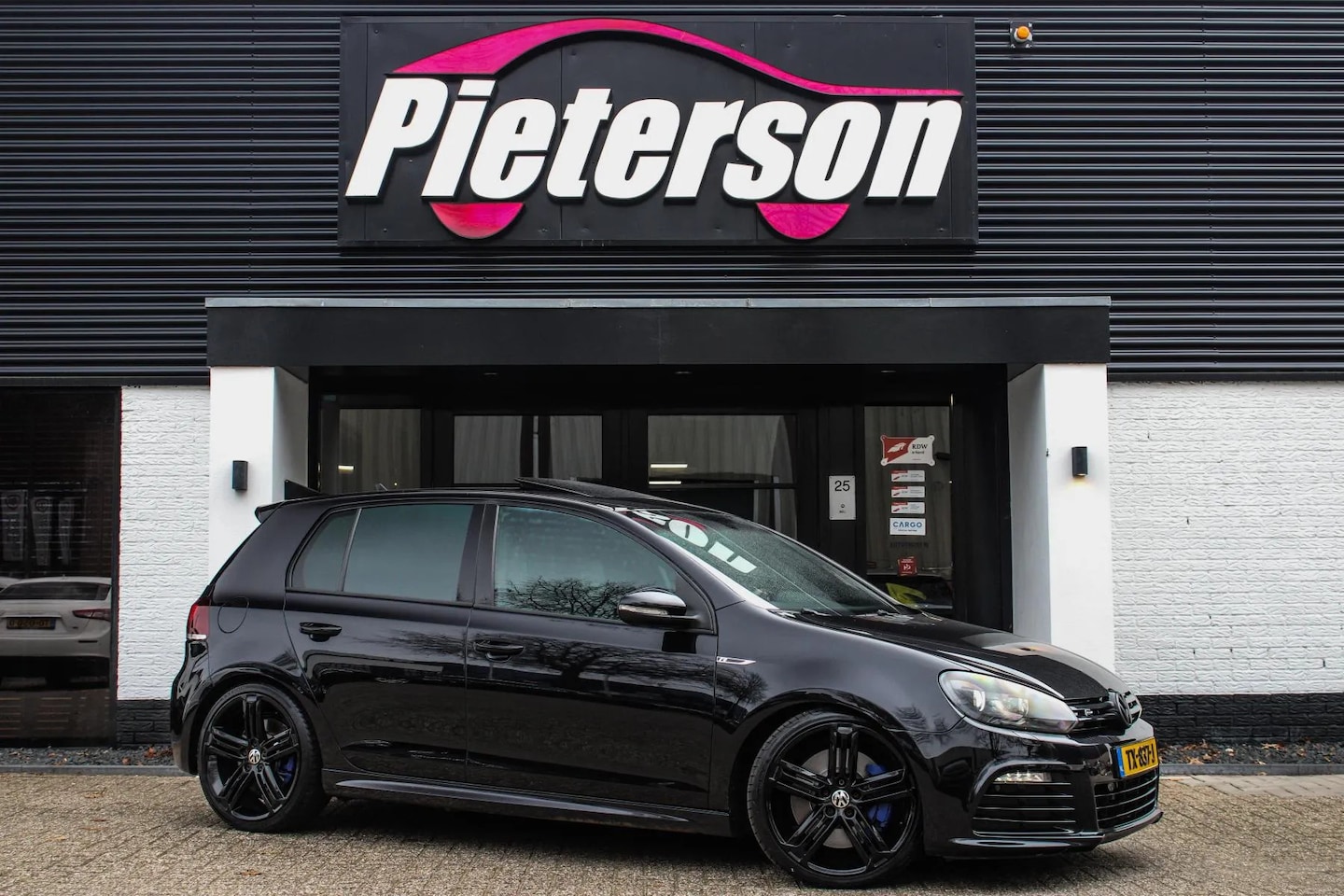 Volkswagen Golf - 2.0 R 4-Motion PANO LEDER XENON DSG DIK! - AutoWereld.nl