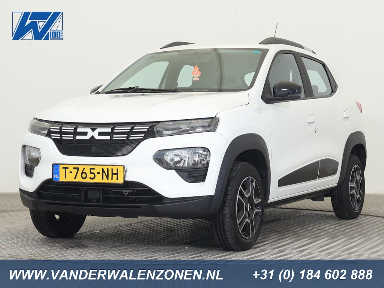 Dacia Spring - Essential 27 kWh 45 <Actieradius=230km> AC DOP RADIO+PHONE ZWART.STOF ROOFRAIL CV ELEK.PAK - AutoWereld.nl