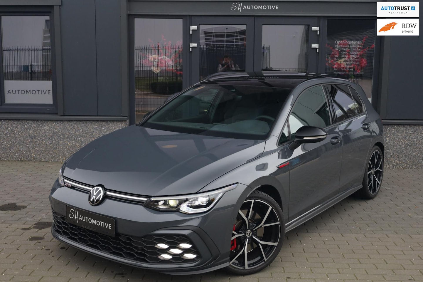 Volkswagen Golf - 2.0 TSI GTI / PANO / ACC / CAMERA / CARPLAY / NIEUWSTAAT - AutoWereld.nl