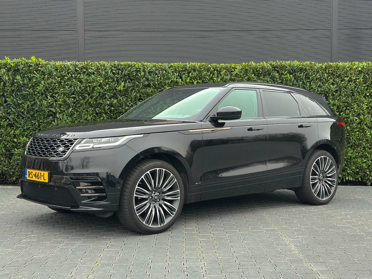 Land Rover Range Rover Velar - 3.0 V6 AWD R-DYNAMIC HSE LEDER, ALANTARA, LUCHTVERING, MERIDIAN, CARPLAY, NAVI, LICHTMETAA - AutoWereld.nl