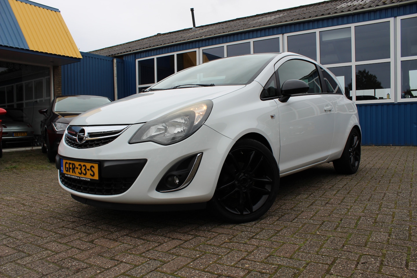 Opel Corsa - 1.4-16V "Color Edition" Radio-CD - Airco - 17" !!! - AutoWereld.nl