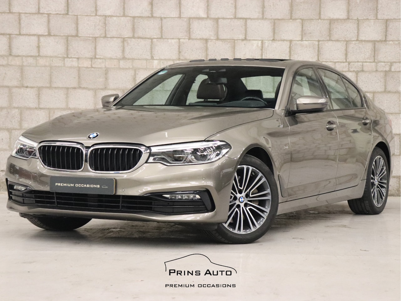 BMW 5-serie - 530d High Executive |PANO|HUD|STOELV+MEMORY|ALARM| - AutoWereld.nl