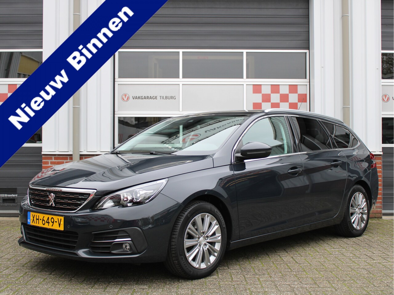 Peugeot 308 SW - 1.2 PureTech 131PK Automaat Blue Lease Premium /NAVI/Panoramadak/360° Camera/LED/PDC/DAB+/ - AutoWereld.nl