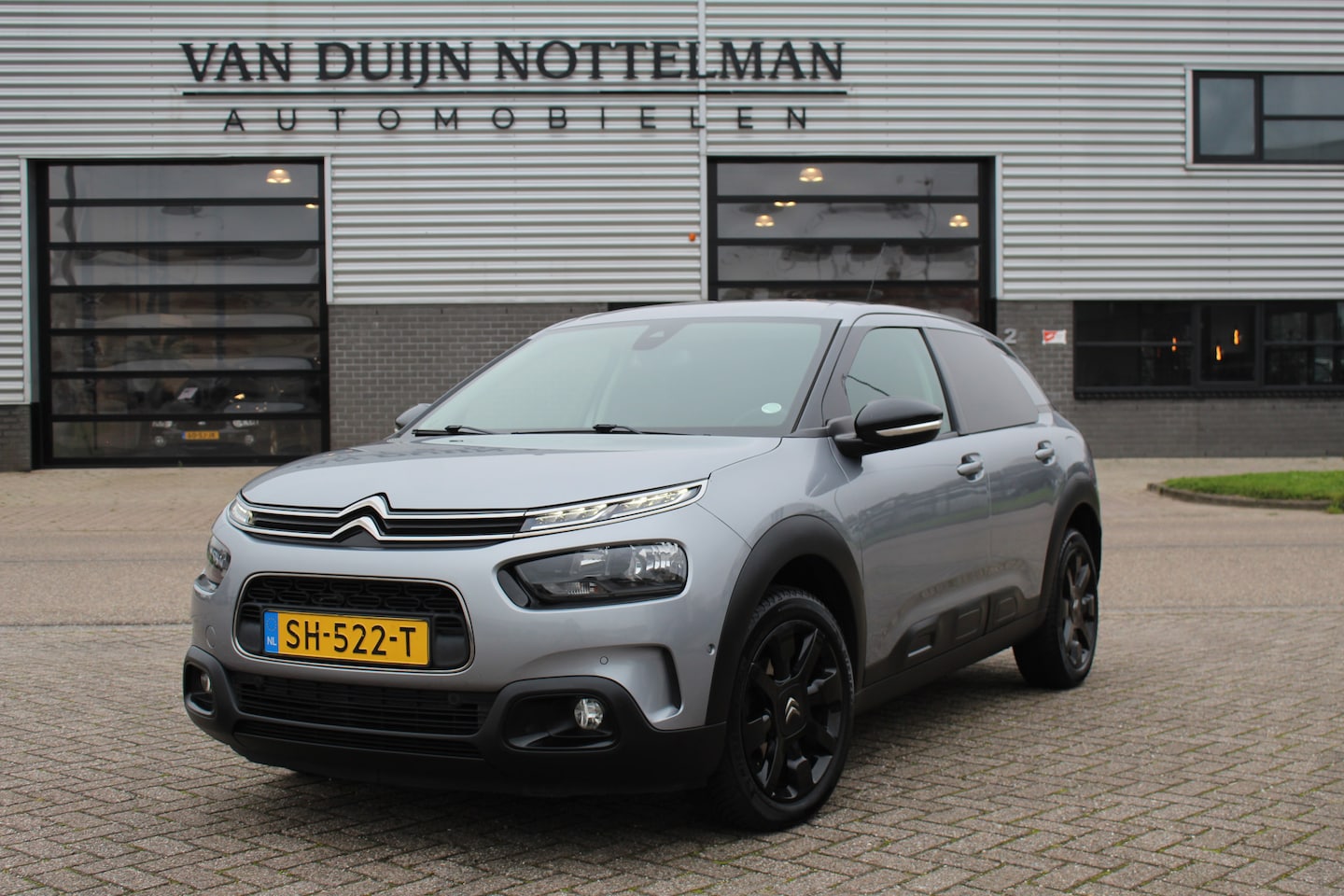 Citroën C4 Cactus - 1.2 PureTech Shine / Carplay / Keyless / N.A.P. - AutoWereld.nl