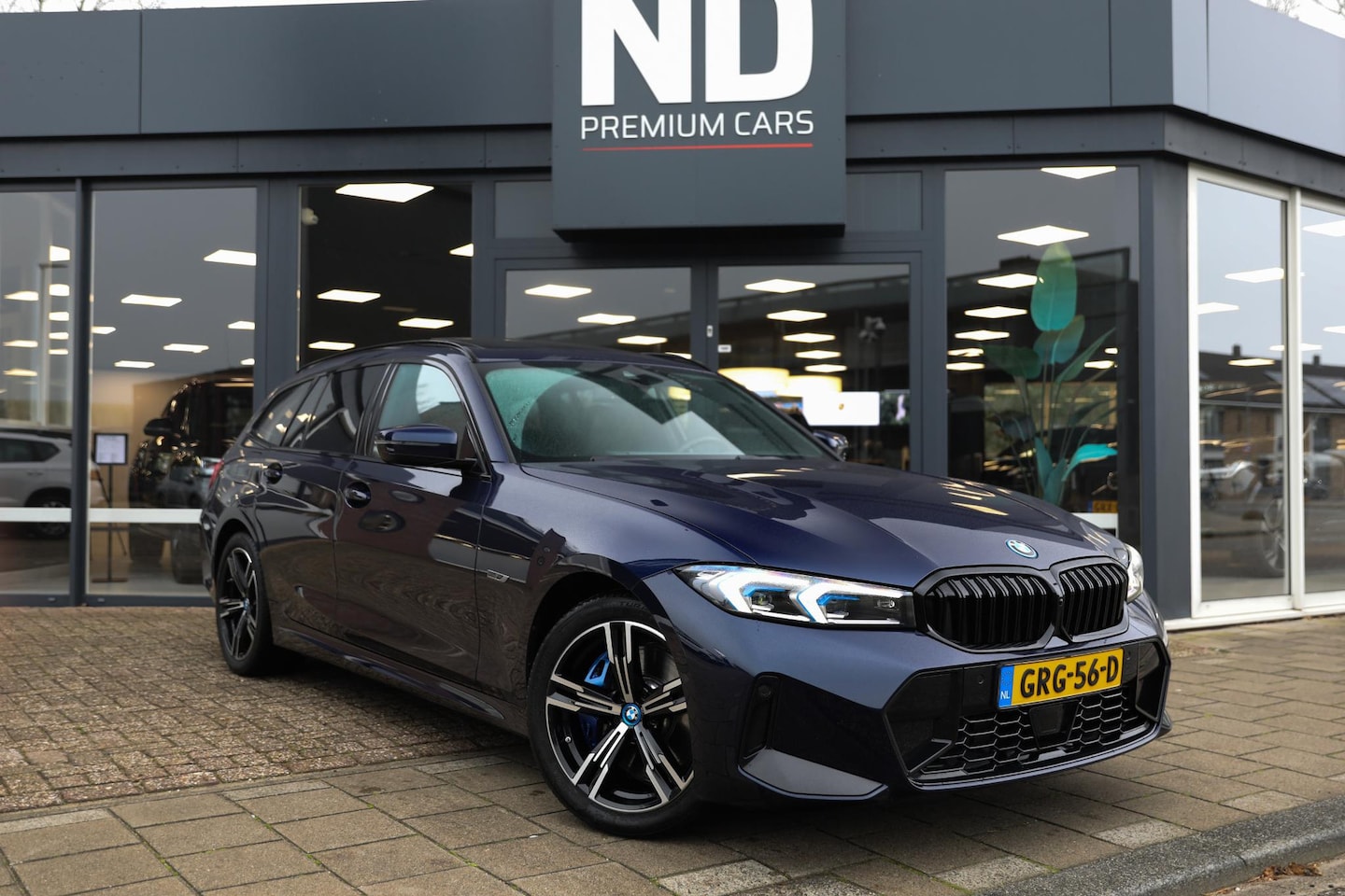 BMW 3-serie - 330e xDrive | M-Sport | Schuif- opendak - AutoWereld.nl