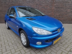 Peugeot 206 - 1.4 X-line airco APK 11-2025 NAP centr vergr