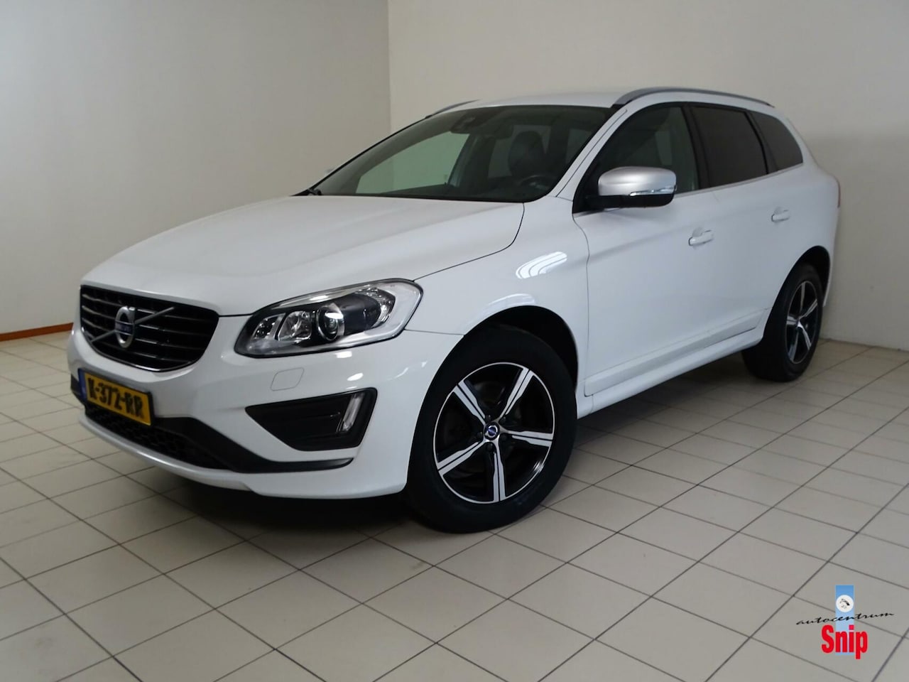 Volvo XC60 - 2.0 T5 R-Design Automaat. - AutoWereld.nl