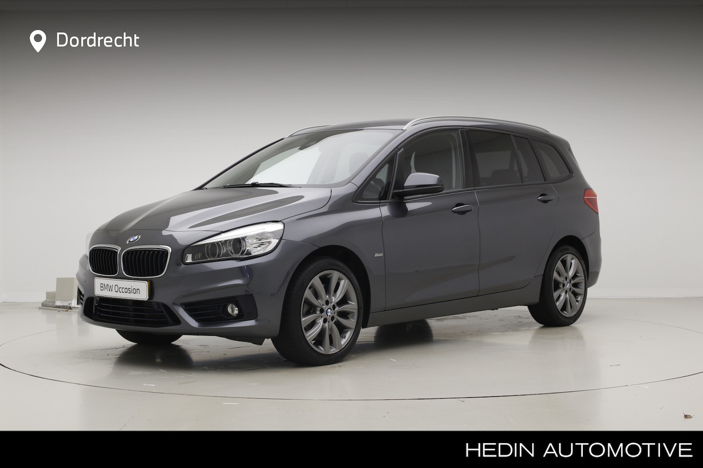 BMW 2-serie Gran Tourer - 220i 7 persoons | 3e zitrij | Trekhaak | Sportline | Stoelverwarming | - AutoWereld.nl