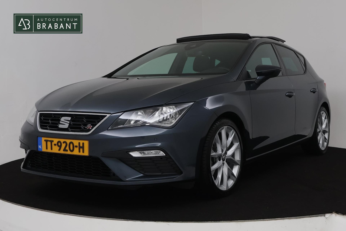 Seat Leon - 1.5 TSI FR Business Intense Automaat (PANORAMaDAK, DIGITALE COCKPIT, CARPLAY, 1e EIGENAAR, - AutoWereld.nl