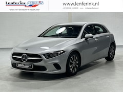 Mercedes-Benz A-klasse - 180 Groot Navi Led koplampen Camera Stoelverwarming Leder/stof Apple Carplay PDC v+a