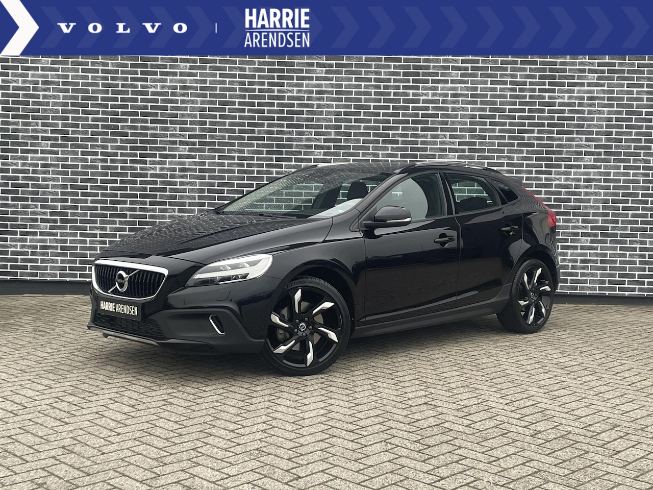 Volvo V40 Cross Country - 2.0 T3 Nordic+ | Navigatie | LED koplampen | Verwarmbare voorruit | Stoelverwarming | Stan - AutoWereld.nl