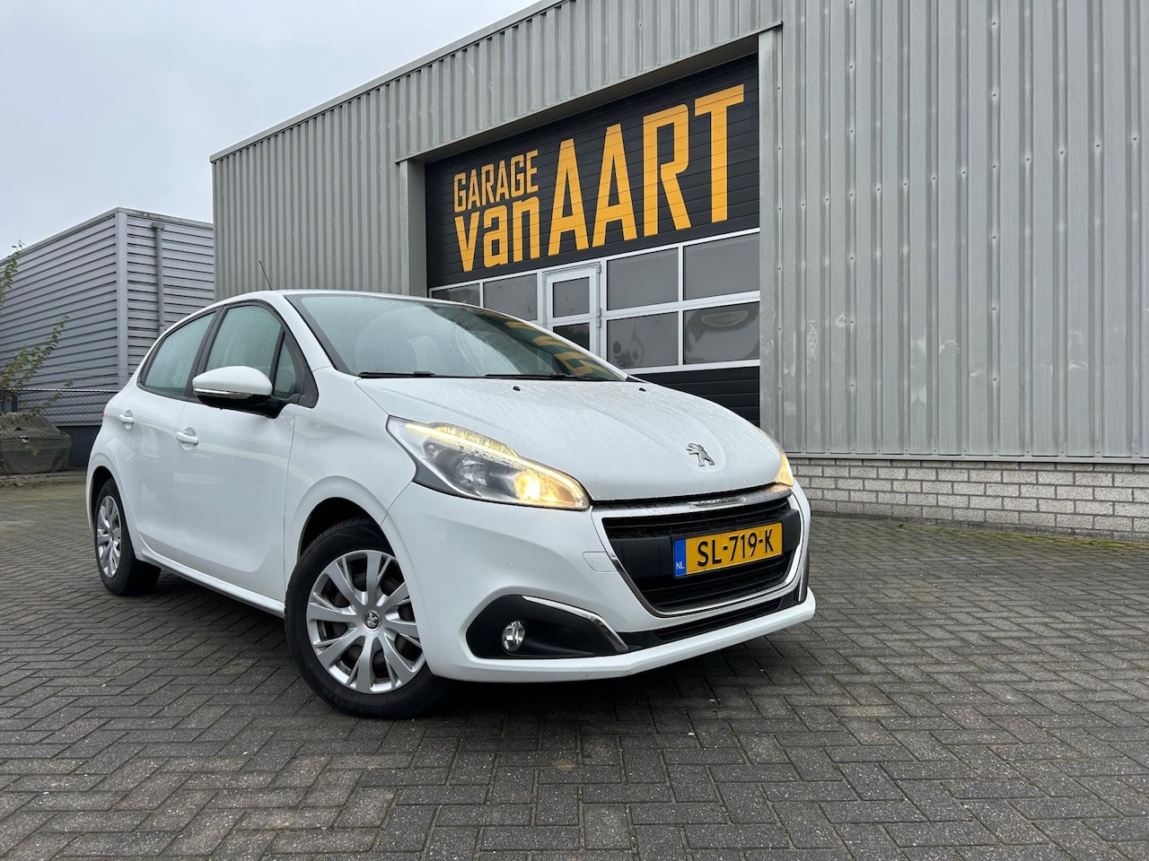 Peugeot 208 - 1.2 PureTech Blue Lion | AIRCO | NAVI | NAP | - AutoWereld.nl