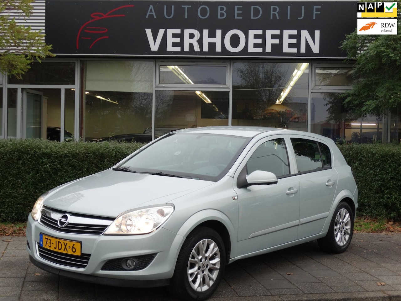 Opel Astra - 1.6 Edition - AUTOMAAT - NAP KM STAND - NAVIGATIE - CLIMATE / CRUISE CONTROL - 5 DEURS - M - AutoWereld.nl