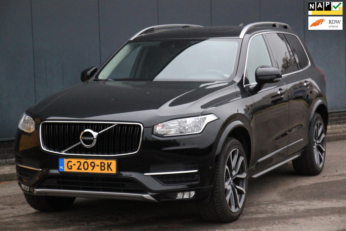 Volvo XC90 - 2.0 D5 AWD Inscription Panorama/Elek-Dak/7.Pers./Camera/Trekhaak - AutoWereld.nl