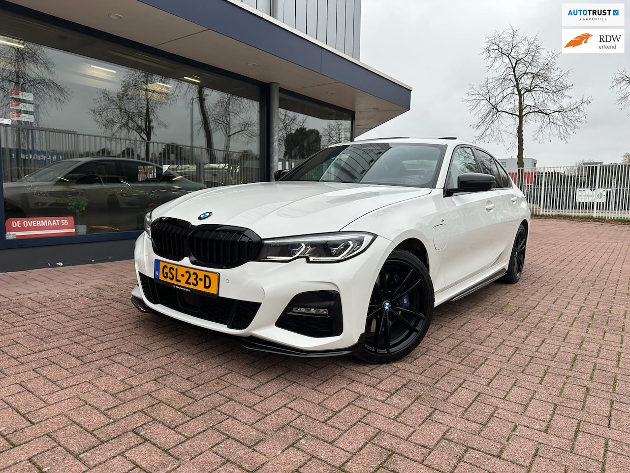 BMW 3-serie - 330e | M Performance | Laser |Dak | HUD | Memory - AutoWereld.nl