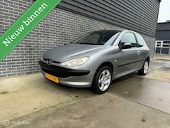 Peugeot 206 - 1.4 Gentry APK|NAP|Airco|Velgen|Onderhoudsboek