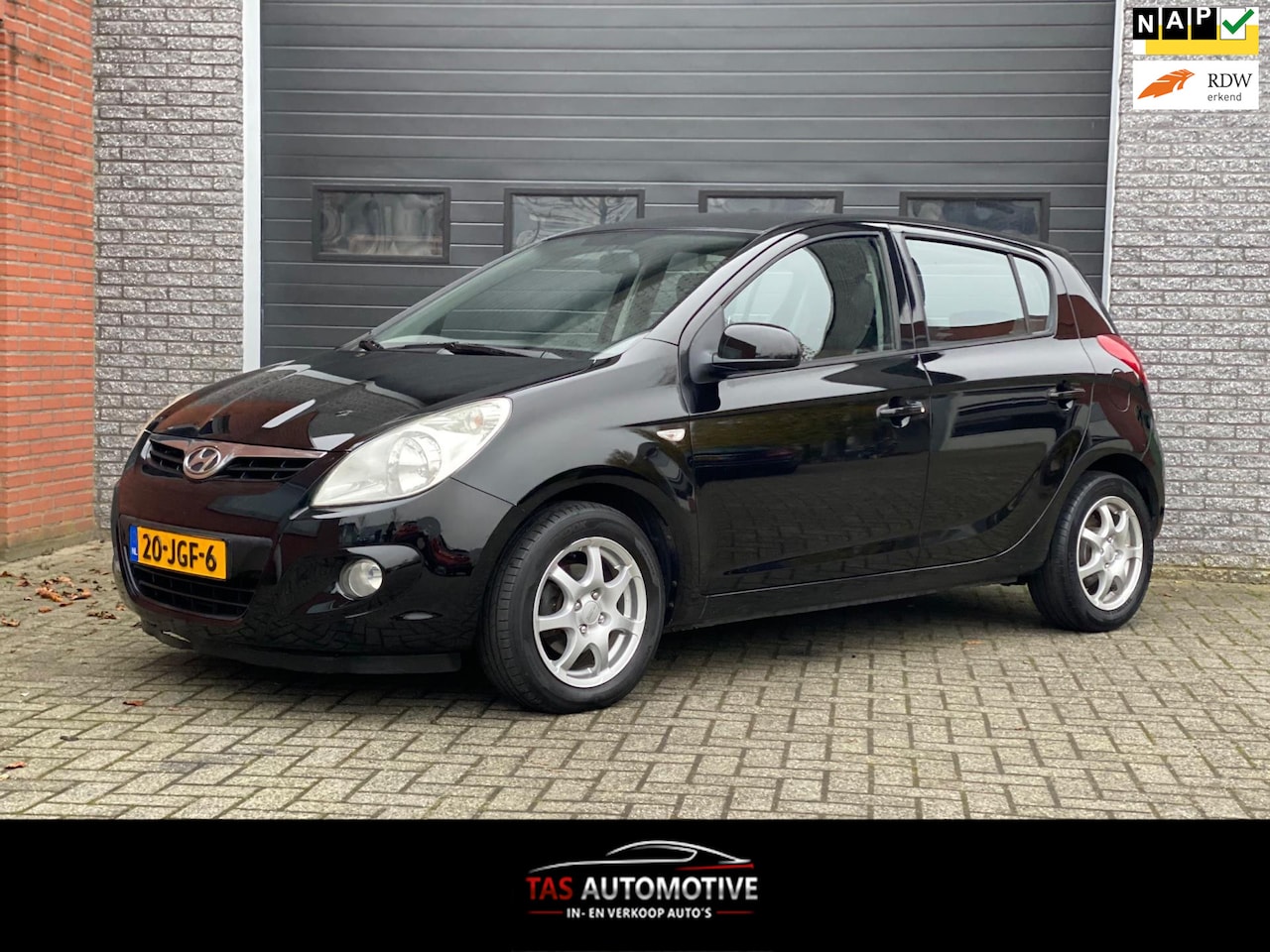 Hyundai i20 - 1.4i i-Catcher 5-deurs AUTOMAAT / CLIMA / APK - AutoWereld.nl