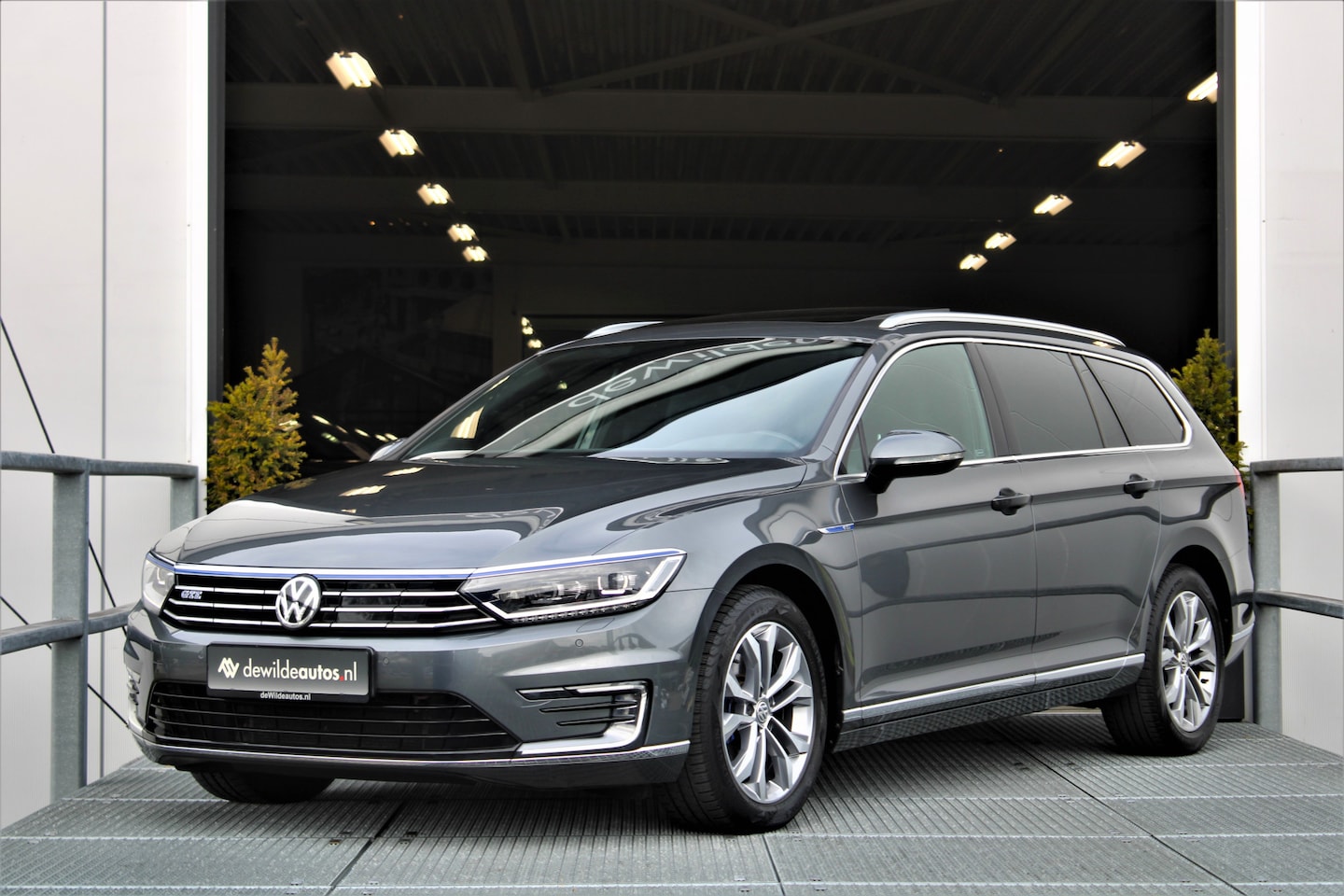 Volkswagen Passat Variant - 1.4 TSI GTE Highline 218pk Pano Leer Camera DAB ACC Stoelverwarming Navi - AutoWereld.nl