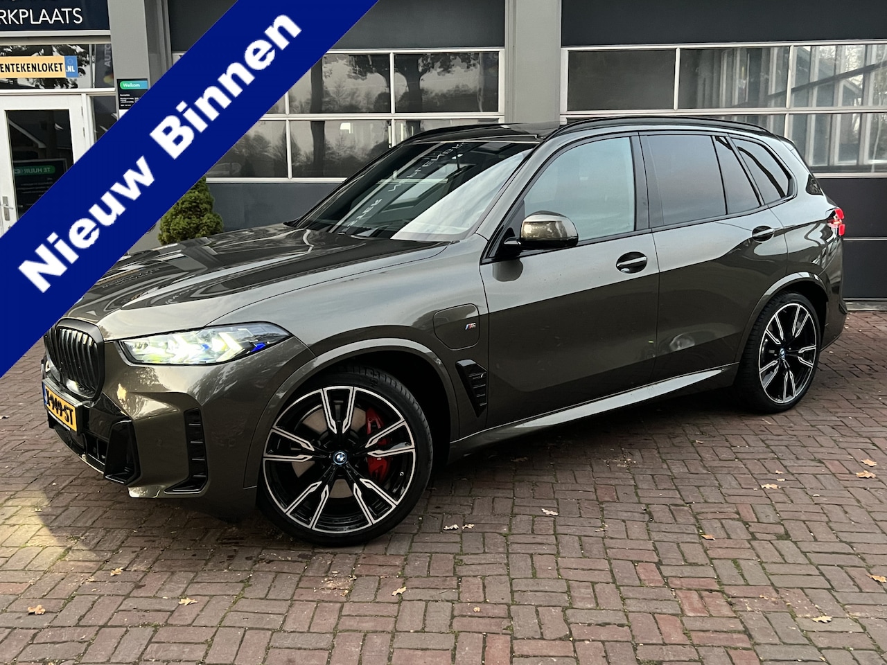 BMW X5 - xDrive50e Bj 2023 LAUNCH EDITION | M-SPORT | LUCHTVERING | PANORAMA SKY LOUNGE |COMFORT AC - AutoWereld.nl