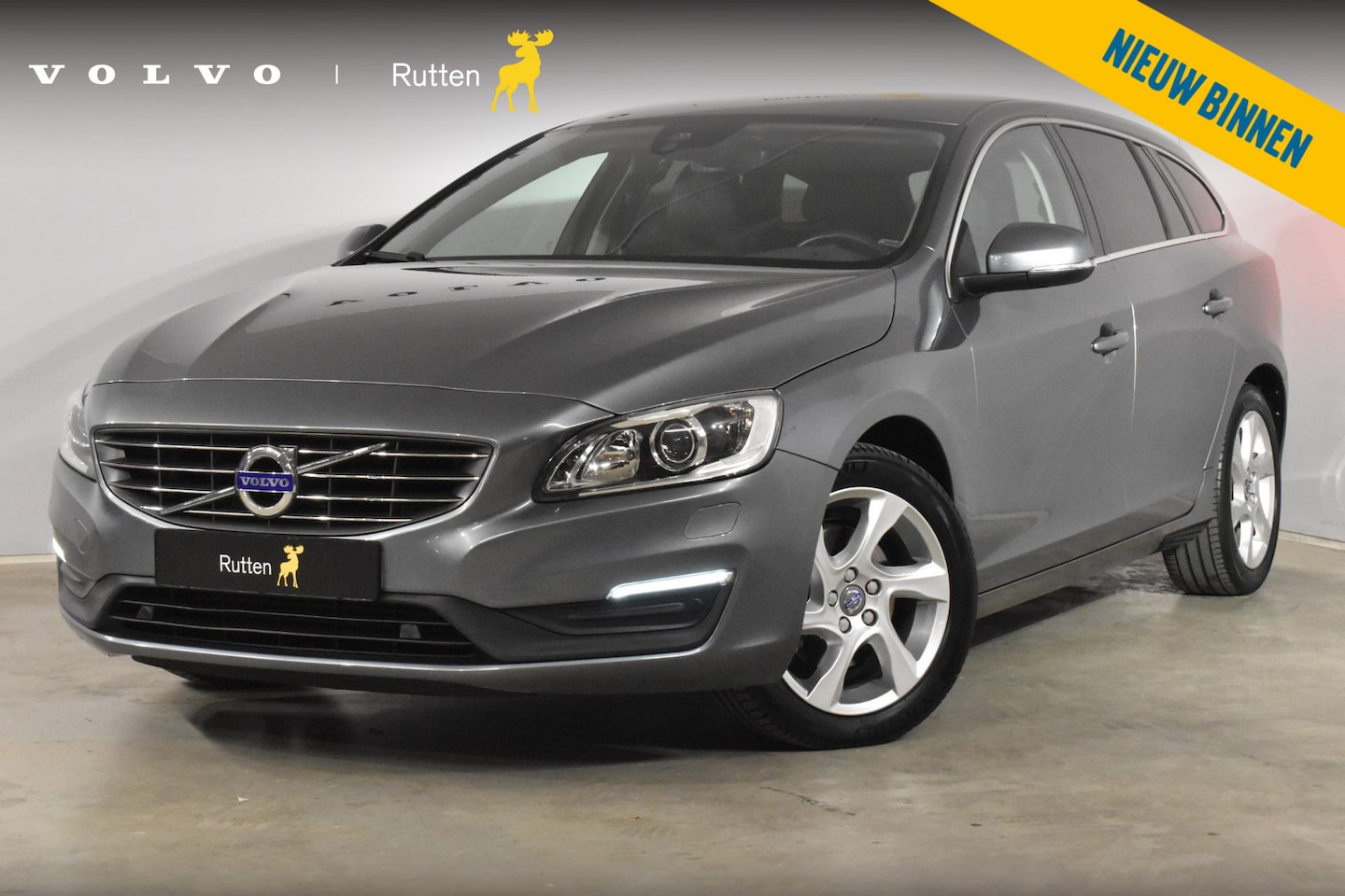 Volvo V60 - T2 122PK Automaat Summum / Xenon / Leer / Donker getint glas / Navigatie / - AutoWereld.nl