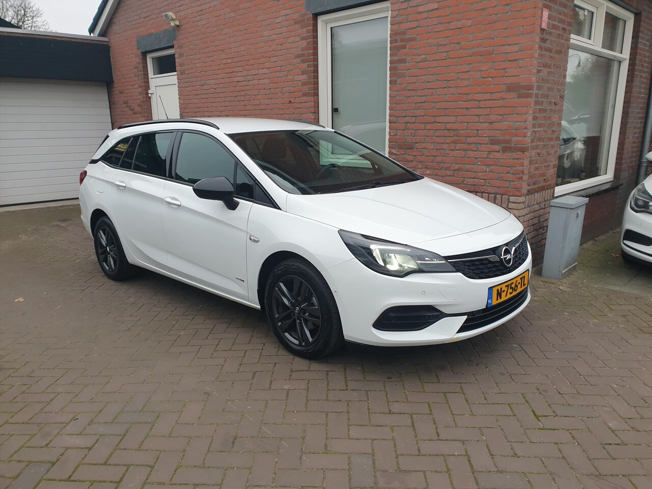 Opel Astra Sports Tourer - 1.2 Turbo 110pk Start/Stop Design&amp;Tech - AutoWereld.nl