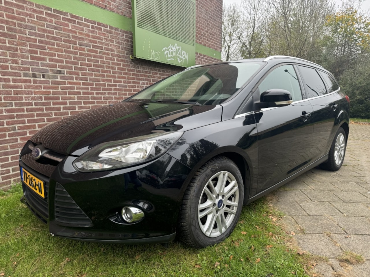 Ford Focus Wagon - 1.0 EcoB. Lease Ti. - AutoWereld.nl