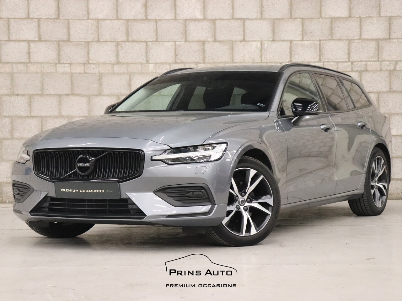 Volvo V60 - 2.0 D4 Inscription |HUD|TREKHAAK|CAMERA|DEALER ONDERHOUDEN| - AutoWereld.nl