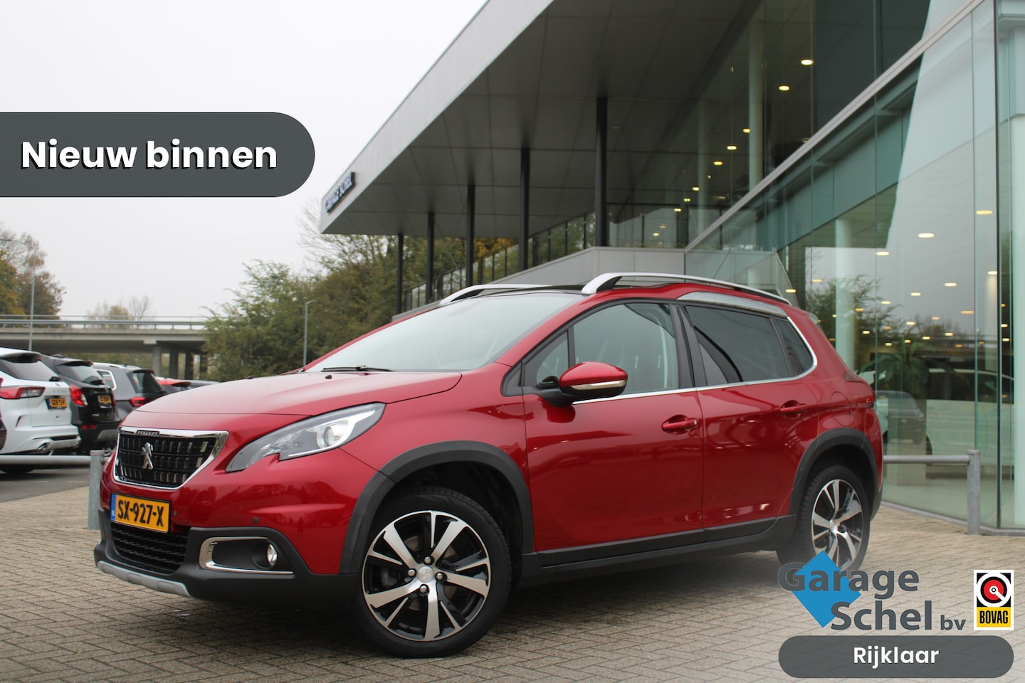 Peugeot 2008 - 1.2 PureTech Allure 110pk - Panoramadak - Navigatie - Camera - Trekhaak - Rijklaar - AutoWereld.nl