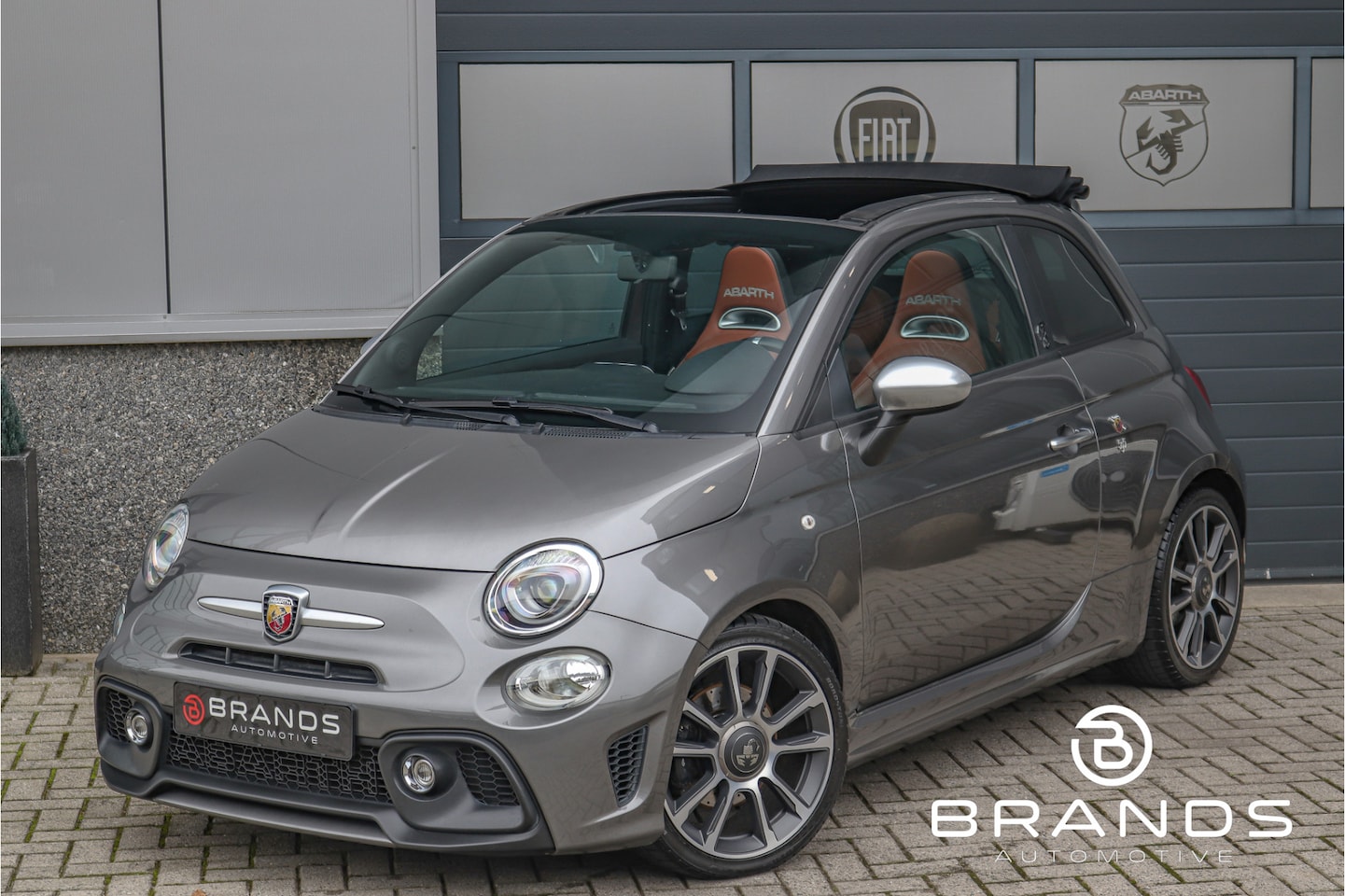 Abarth 595 - 595C 1.4 T-Jet Turismo Navi Clima Cruise Leder NL auto - AutoWereld.nl