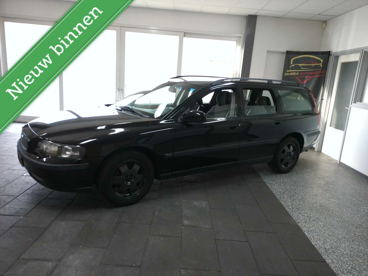 Volvo V70 - 2.4 Comfort Line 2003 zwart LPG Youngtimer - AutoWereld.nl