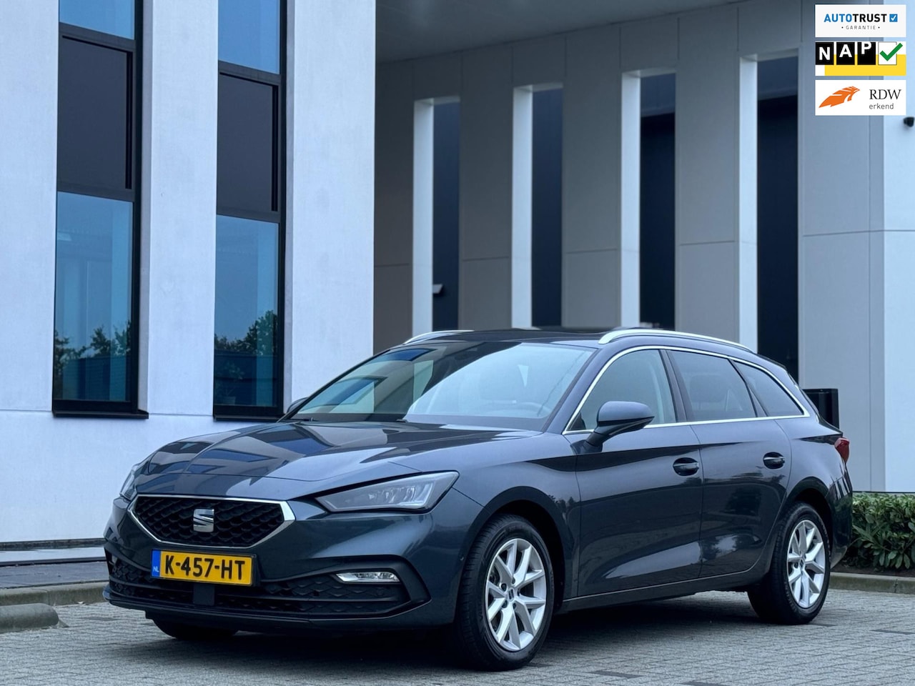 Seat Leon Sportstourer - 1.5 TSI Style Launch Edition 1.5 TSI STYLE LAUNCH EDITION, 1E EIGENAAR. PANORAMADAK, VELE OPTIES, NL-AUTO NAP - AutoWereld.nl