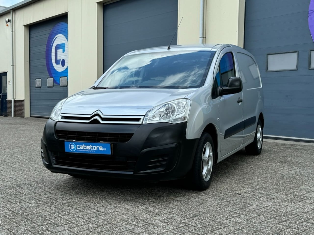 Citroën Berlingo - Berlingo 1.6 BlueHDI - 75 PK Euro 6 -  Airco - Trekhaak - Km 26. - AutoWereld.nl