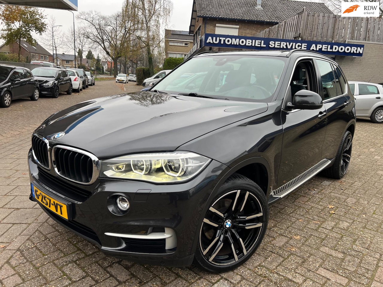 BMW X5 - XDrive30d High Executive *HEAD- UP*STANDKACHEL*STOEL+STUURVERW*PANO*ACHTERUIT. CAM*TREKHAA - AutoWereld.nl