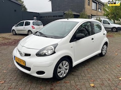 Toyota Aygo - 1.0-12V Access - Met Nieuwe APK