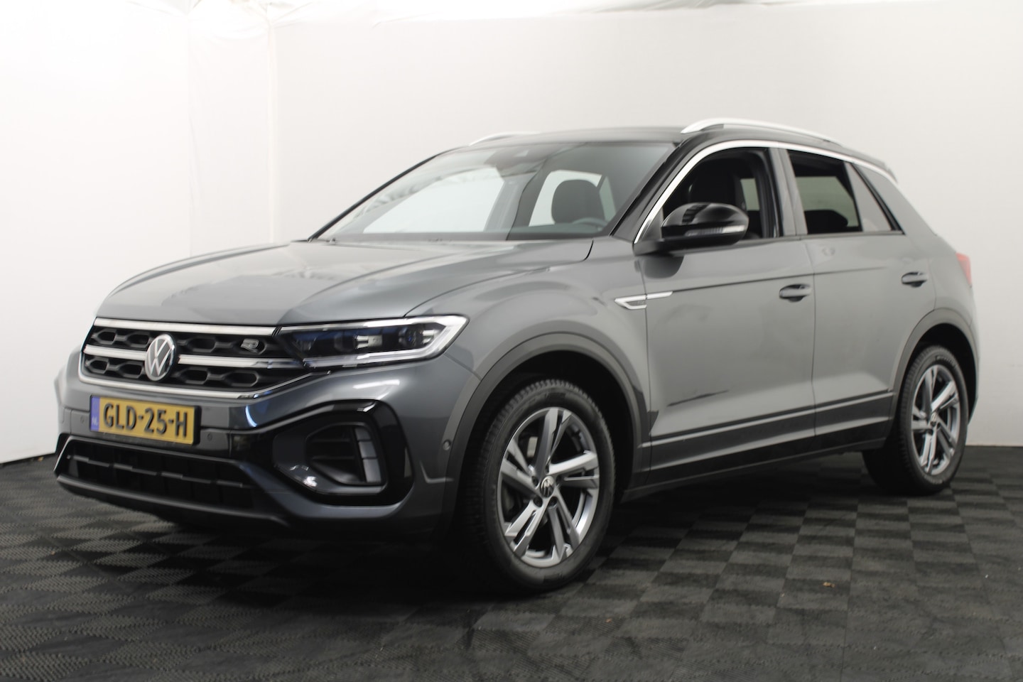 Volkswagen T-Roc - 1.0 TSI R-Line Business |Camera|Navi| - AutoWereld.nl