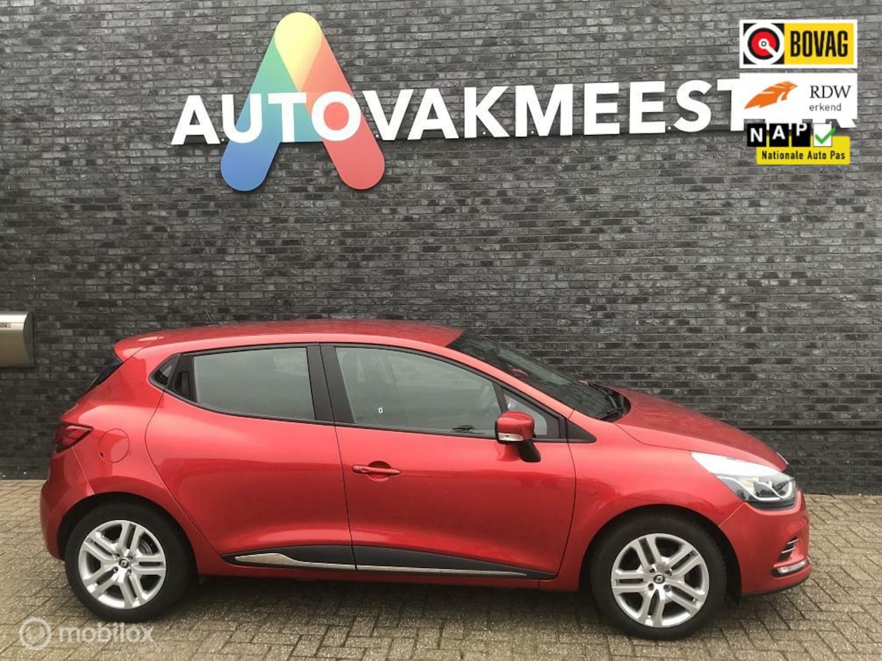 Renault Clio - 0.9 TCe Zen full map navigatie en airco 5-deurs - AutoWereld.nl