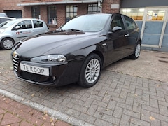 Alfa Romeo 147 - 1.6 | LEDER | CLIMA | CRUISE