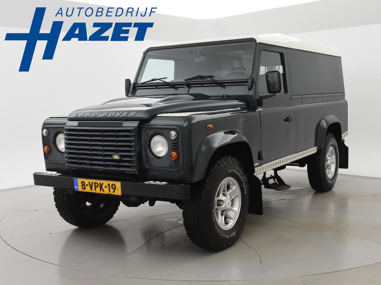 Land Rover Defender 110 - 2.4 TD 110" EURO 5 GRIJS KENTEKEN 3 ZITS + AIRCO / 3500 KG TREKHAAK - AutoWereld.nl