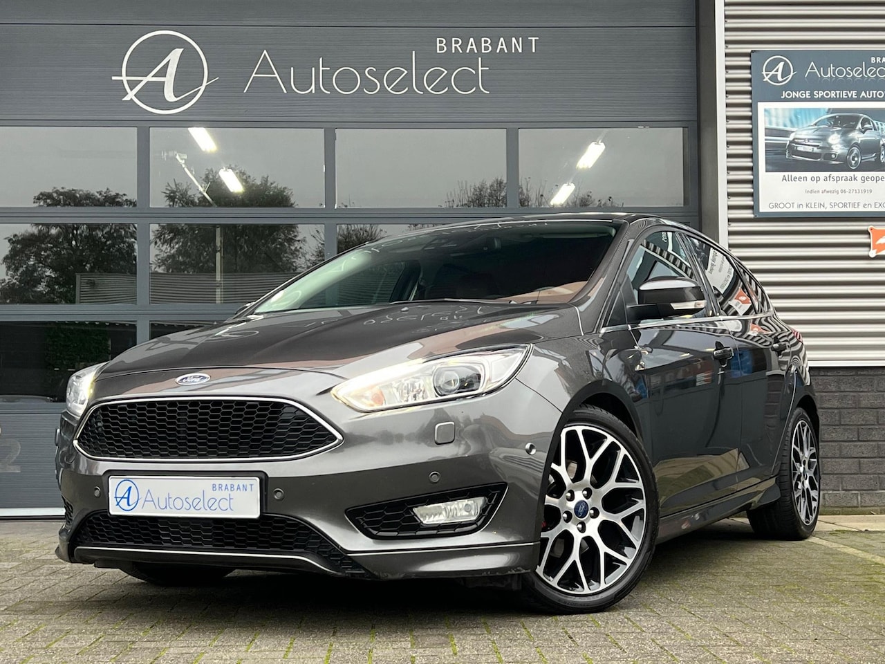 Ford Focus - 1.5 ST-Line 182pk Automaat ACC Camera LED - AutoWereld.nl