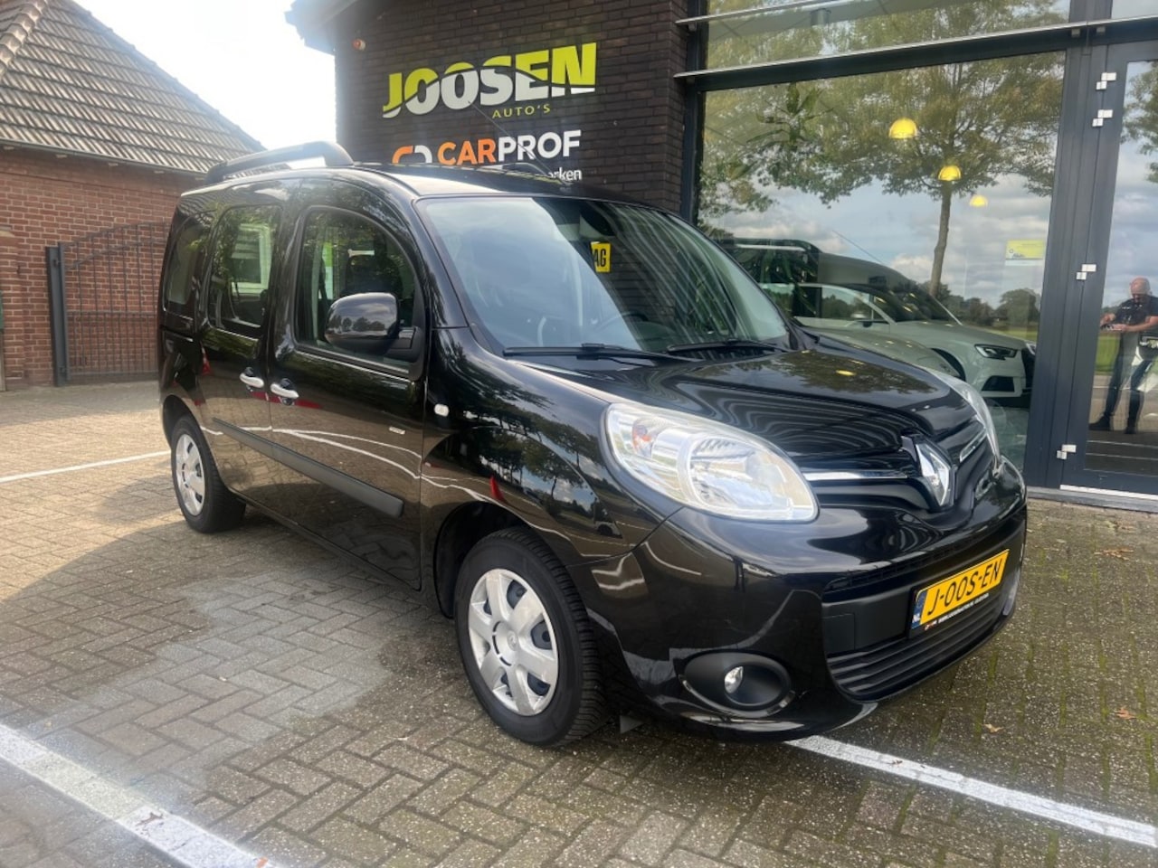 Renault Kangoo - 1.2 TCE LIMITED SenS - AutoWereld.nl